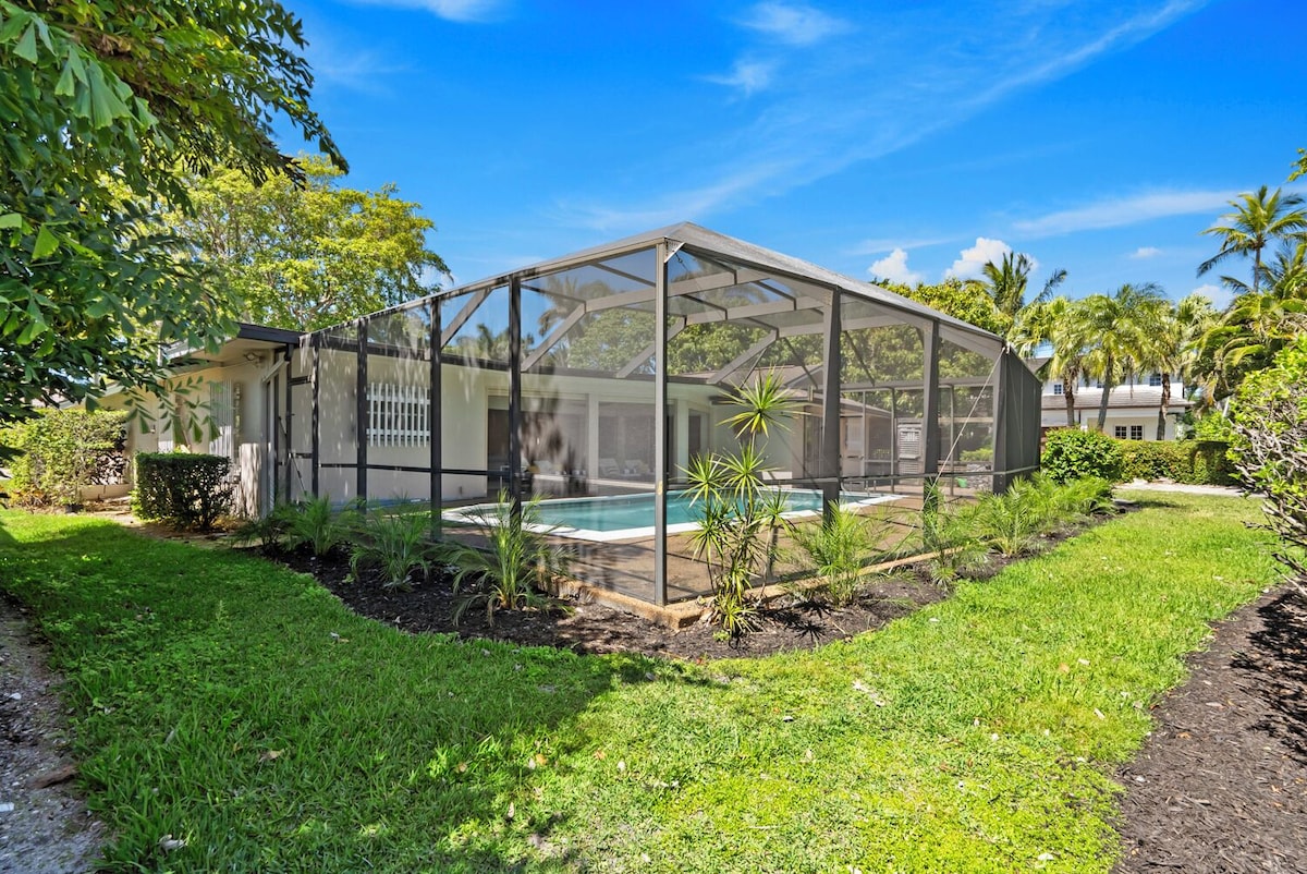 Photo 26 of VRBO vacation home in Naples FLORIDA at Aqualane Shores by Tomas Nagys REALTOR