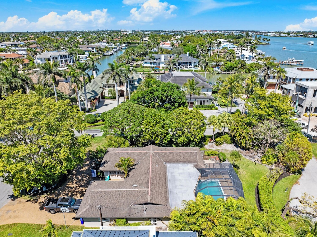 Photo 16 of VRBO vacation home in Naples FLORIDA at Aqualane Shores by Tomas Nagys REALTOR