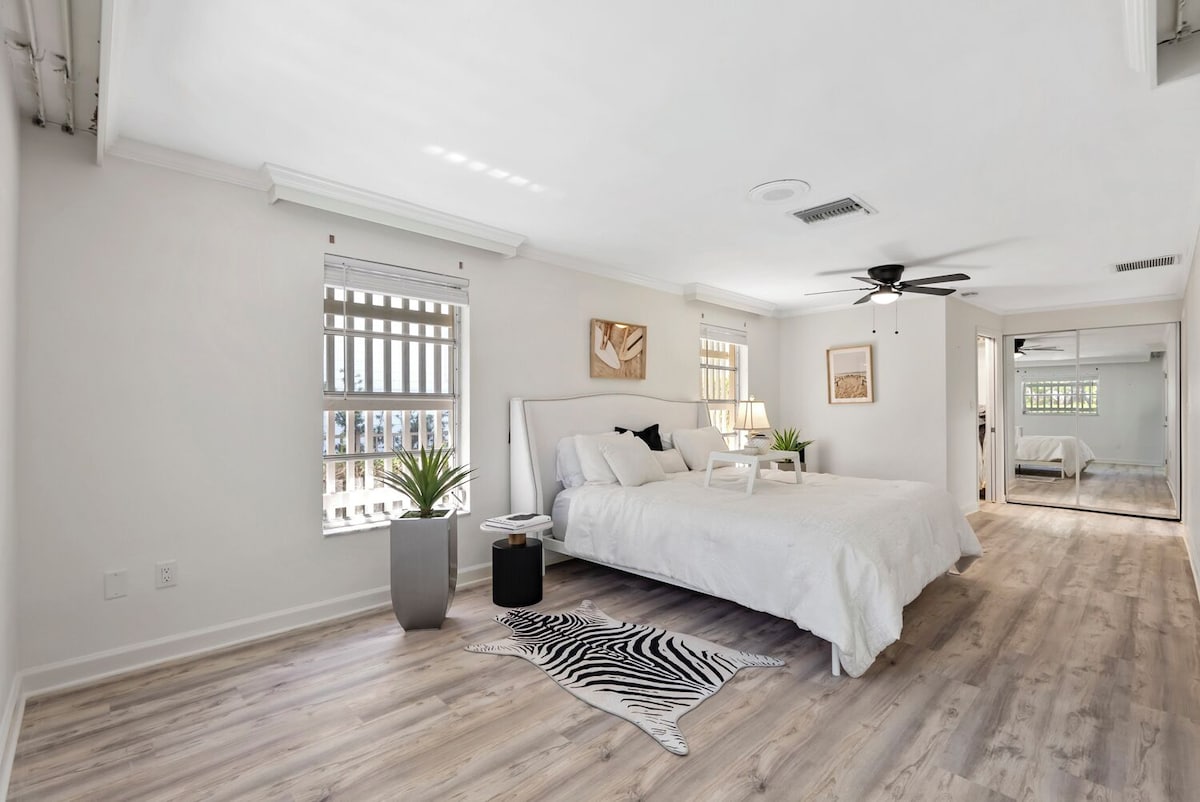 Photo 7 of VRBO vacation home in Naples FLORIDA at Aqualane Shores by Tomas Nagys REALTOR