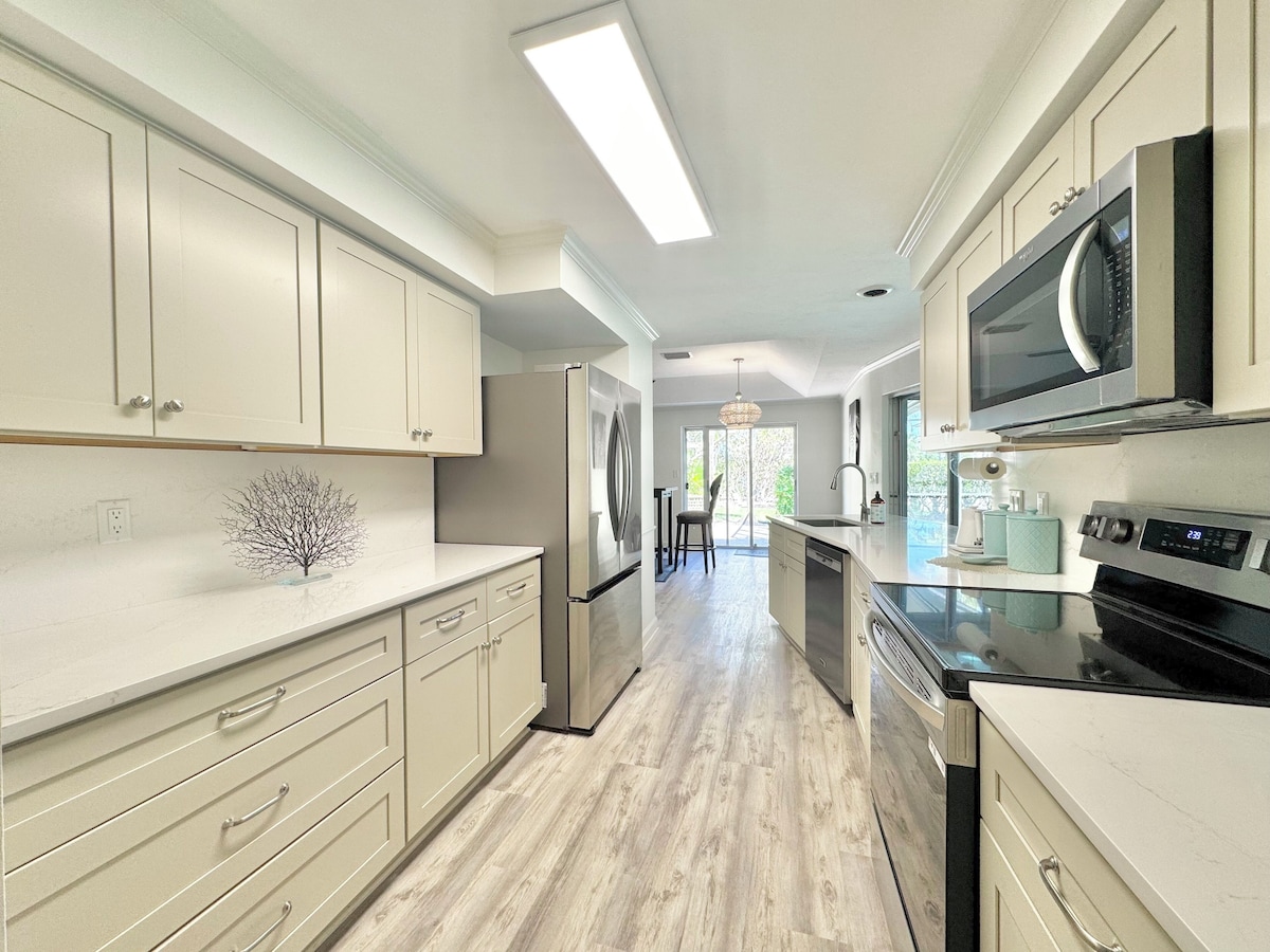 Photo 57 of VRBO vacation home in Naples FLORIDA at Aqualane Shores by Tomas Nagys REALTOR