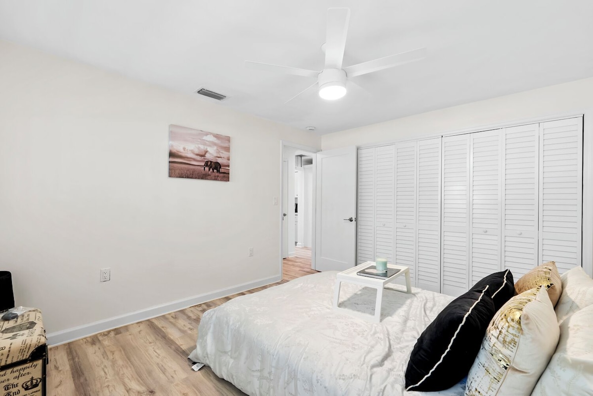 Photo 17 of VRBO vacation home in Naples FLORIDA at Aqualane Shores by Tomas Nagys REALTOR