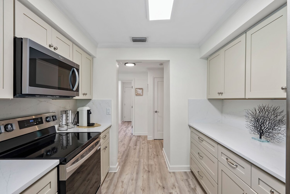 Photo 12 of VRBO vacation home in Naples FLORIDA at Aqualane Shores by Tomas Nagys REALTOR