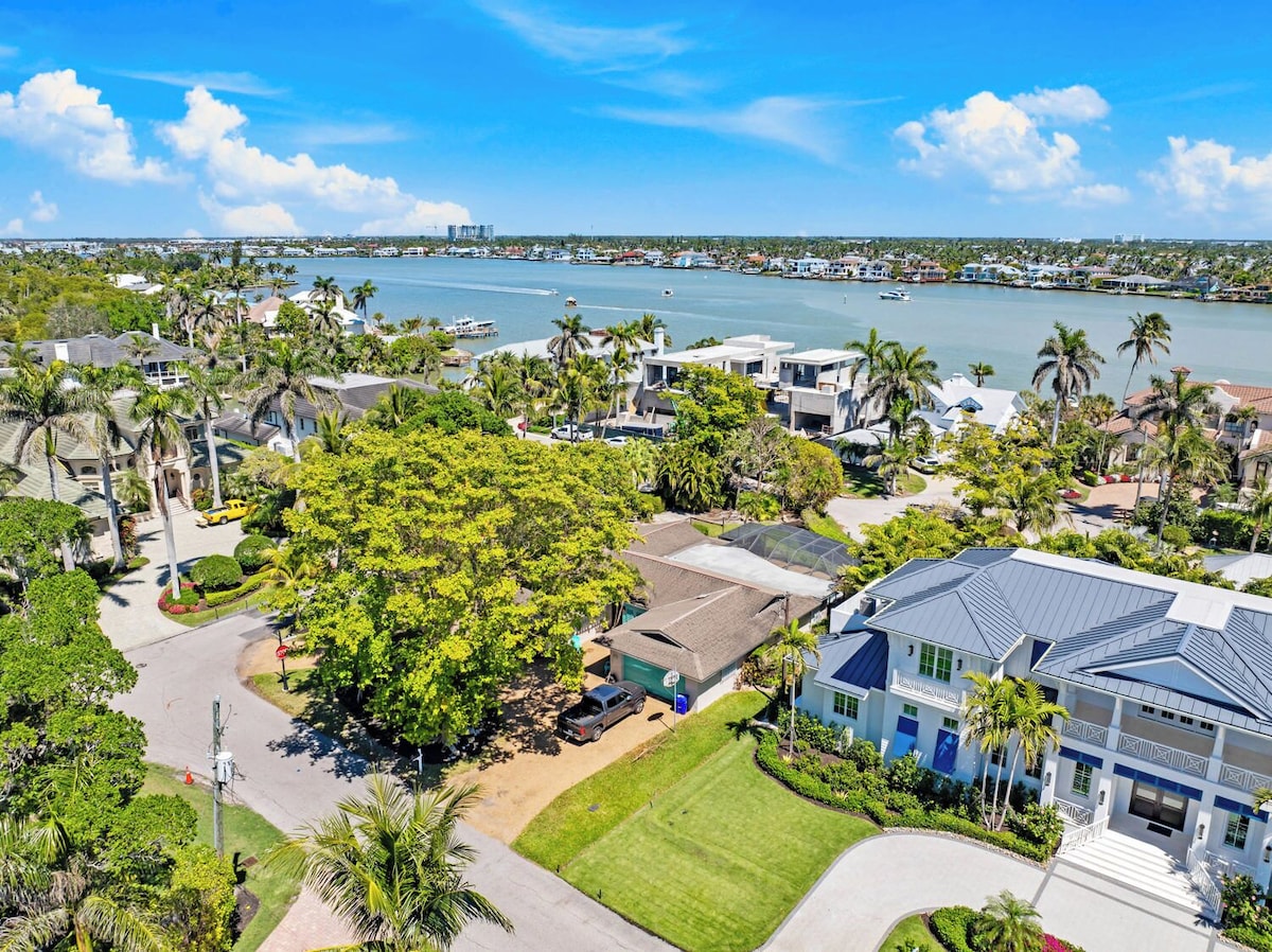 Photo 8 of VRBO vacation home in Naples FLORIDA at Aqualane Shores by Tomas Nagys REALTOR