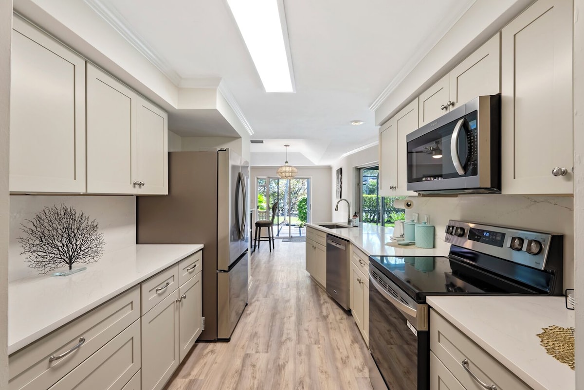 Photo 36 of VRBO vacation home in Naples FLORIDA at Aqualane Shores by Tomas Nagys REALTOR