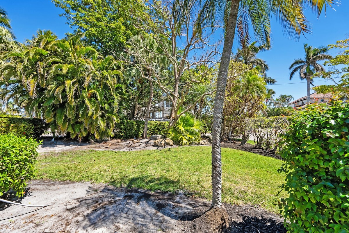 Photo 40 of VRBO vacation home in Naples FLORIDA at Aqualane Shores by Tomas Nagys REALTOR