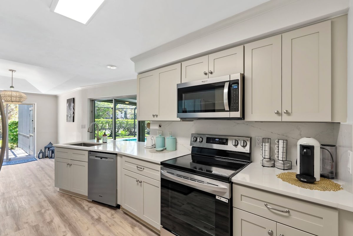 Photo 10 of VRBO vacation home in Naples FLORIDA at Aqualane Shores by Tomas Nagys REALTOR