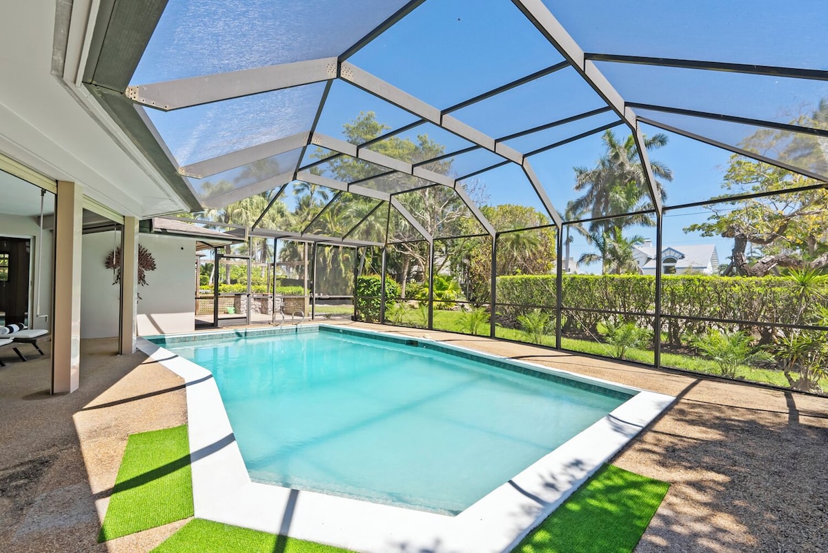 Photo 21 of VRBO vacation home in Naples FLORIDA at Aqualane Shores by Tomas Nagys REALTOR