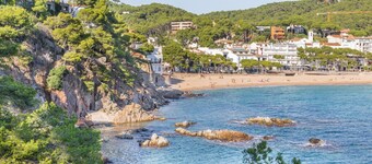 Apartment in Llafranc near Sandy Beach