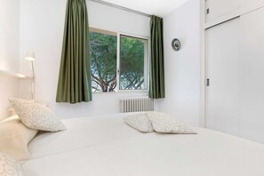 2 bedrooms, internet