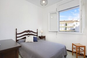 2 bedrooms, iron/ironing board, free WiFi - Apartment in Spain near Sandy Beach (Calella de Palafrugell, Llafranc)