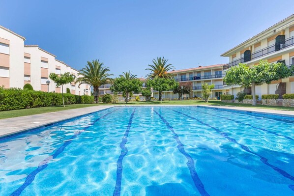 Pool - Apartment in Spain near Sandy Beach (Calella de Palafrugell, Llafranc)