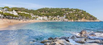 Apartment in Llafranc near Sandy Beach