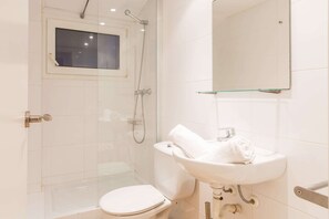 Shower, towels