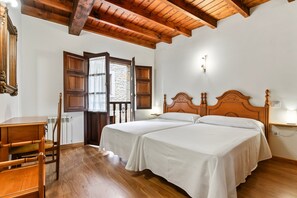 1 chambre, fer et planche à repasser, accès au Wi-Fi (inclus)