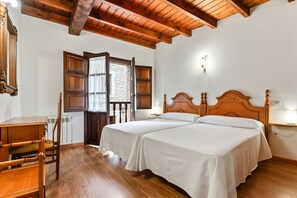 1 غرفة نوم ومكواة/لوح كي وواي فاي مجانًا وملاءات أسرّة