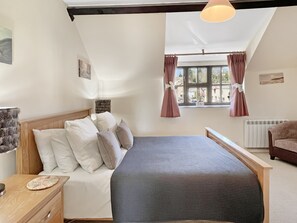 2 bedrooms, internet, bed sheets