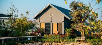 A very pet friendly resort, centrally located only 5 minutes away from airport.