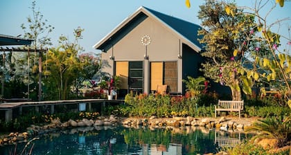 A very pet friendly resort, centrally located only 5 minutes away from airport.