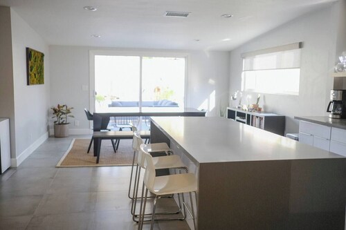 Spacious 4-Bedroom Pool House - Close to Disneyland - AC, Fast WiFi, BBQ