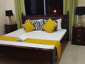 2 habitaciones, tabla de planchar con plancha, wifi y ropa de cama