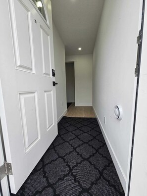 Interior - Cozy 1BR Suite, Sleeps 4, Private Entry + Parking (Calgary)
