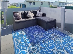 Property grounds - 2 bedroom accommodation in Ingoldmells (Ingoldmells)