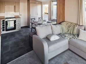 Living area - 2 bedroom accommodation in Ingoldmells (Ingoldmells)