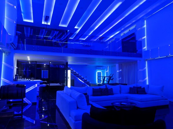 Presidential Suite, City View | Premium bedding, down comforters, in-room safe, soundproofing - HOTEL OASIS INN (Atotonilco el Alto)