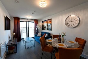 Apartment, 2 Bedrooms, Accessible, Balcony | Dining room - Luxe I Penthouse I Balcony I City Views I Parking I Liverpool City Center I (Liverpool)