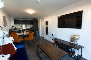 Apartment, 2 Bedrooms, Accessible, Balcony | Dining room - Luxe I Penthouse I Balcony I City Views I Parking I Liverpool City Center I (Liverpool)