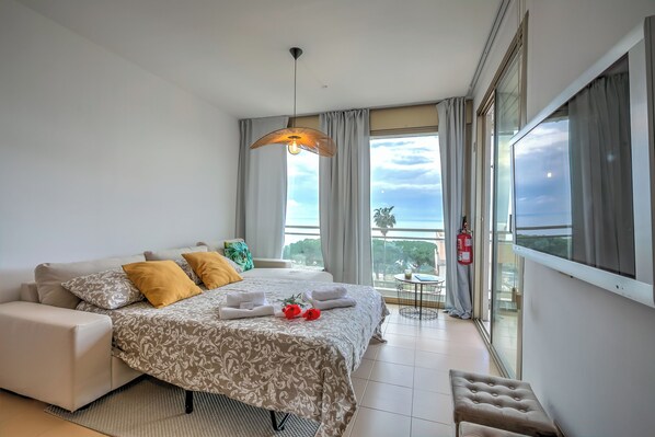 1 bedroom, iron/ironing board, bed sheets