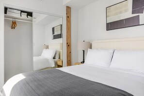 2 室のベッドルーム、アイロン / アイロン台、WiFi、ベッドシーツ