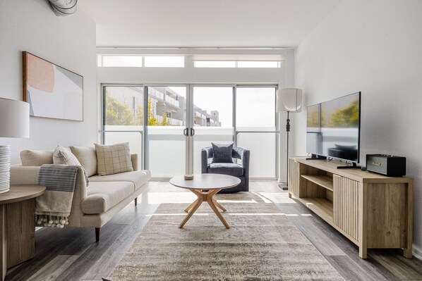 テレビ、ステレオ