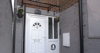 Charming Oxford Apartment in Telford - Flat 1