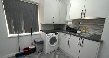 Telford - Apartment - Sleeps 5 - Flat 4