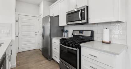 Stunning 3BR Desirable Austin Location