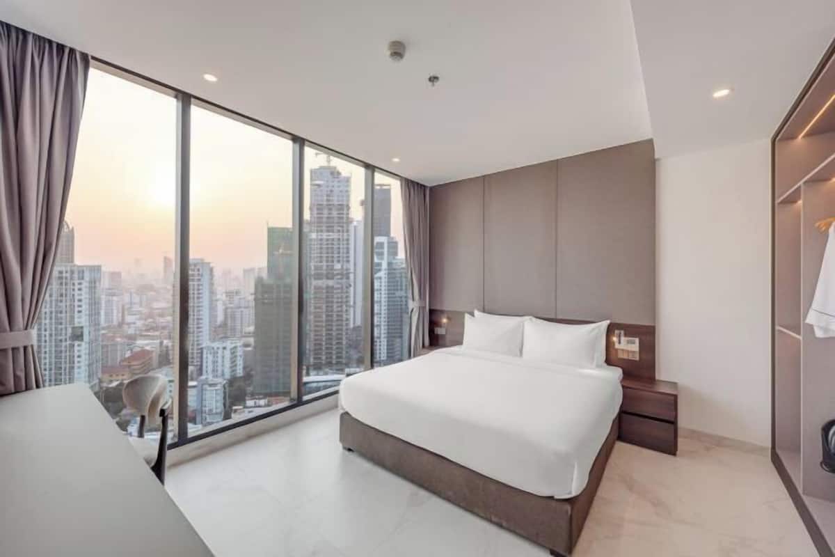 In-room safe, desk, laptop workspace, blackout drapes