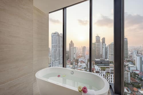 Two Bedroom Apartment | 深めの浴槽