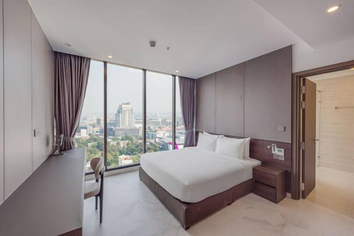 In-room safe, desk, laptop workspace, blackout drapes