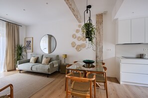 TV - Exclusive Apartment in the Soul of Pamplona (Pamplona/Iruña)