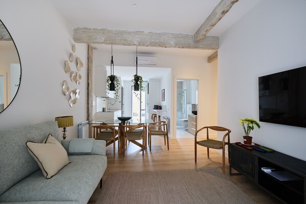 TV - Exclusive Apartment in the Soul of Pamplona (Pamplona/Iruña)