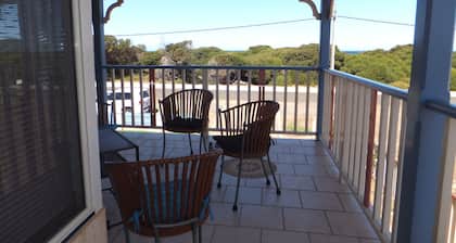 Nautilus - a spacious 2-storey home in the heart of 'Toun' with ocean views!