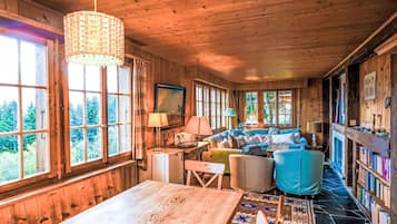 Télévision, cheminée