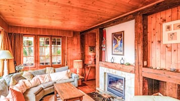 Télévision, cheminée