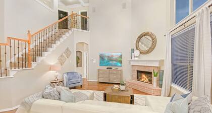 Large 4 Bed/3 Bath House Near All, The Colony - Frisco, Pool, Hot Tub Sleep 1-12