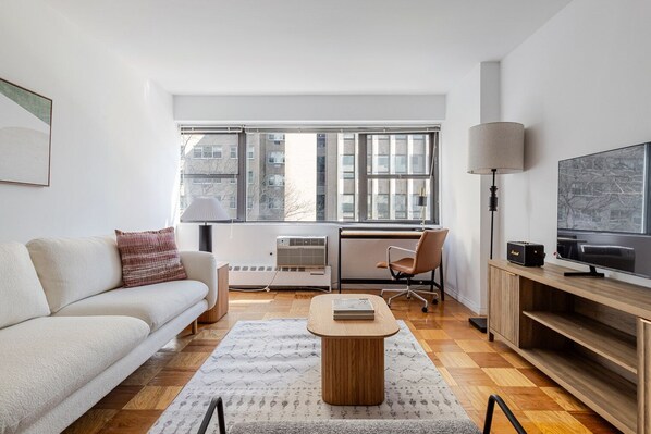 Télévision, chaîne hi-fi