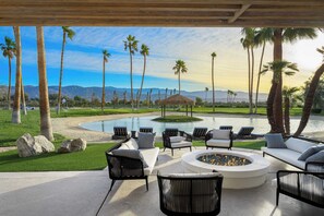 Villa (Multiple Bedrooms) | Intérieur