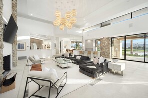 Villa (Multiple Bedrooms) | Intérieur