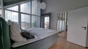 2 bedrooms, iron/ironing board, WiFi