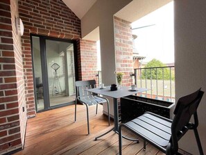 Outdoor dining - Vacation apartment Deichzauber - Modern vacation apartment Deichzauber with roofed (Norden)